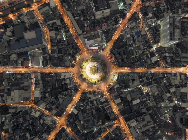 Yol dolambaçlı büyük hava geceleri, kuş güzel yol