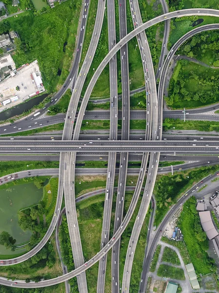Karayolu trafik güzel, kuş bakışı Bangkok değişim