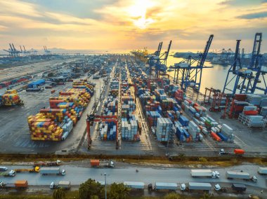 Taşıma dock, üstten görünüm, Tha önce hava depolama kapları