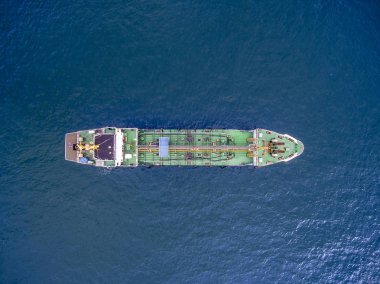 Hava üstten görünüm tanker gemi park Denizi .