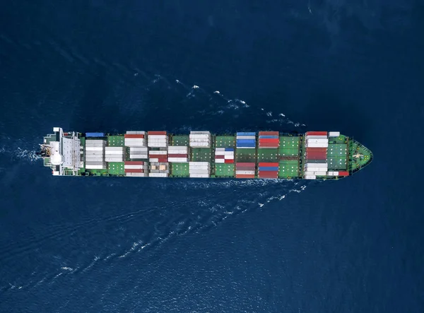 トップ ビュー ドック、物流、輸送のための貿易のコンテナー船 — ストック写真