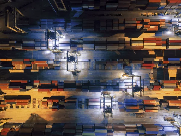 Ambar limanda geceleri yükleme olmayı limandaki Vinci .