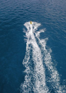 jet ski binici havadan görünümü adam.