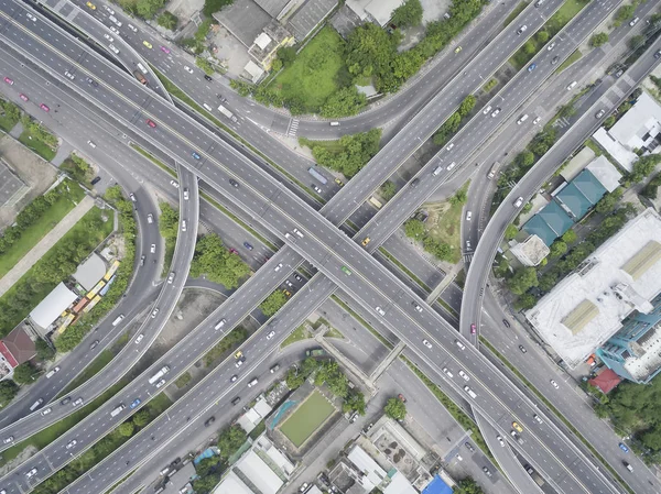 Aerail top view intersection road 4-lane road no traffic lights, — Stok Foto
