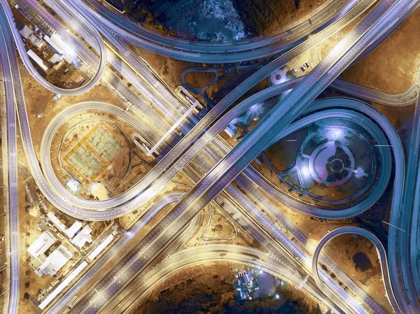 yol Otoban kesiştiği gece Tayland ile.