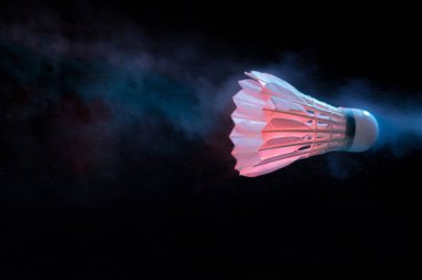 Badminton aksiyon, Badminton mekik siki, Hızlı Mekik siki.