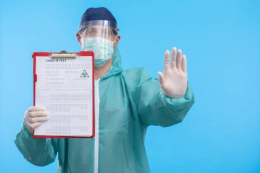 Coronavirus COVID 19 nCov Salgını. Hastanın yeni Corona Virüs Kan Tüp 'ü. Korona virüsü Avrupa, İtalya, Wuhan, Çin. Salgın ve Salgın Enfeksiyon