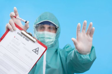 Coronavirus COVID 19 nCov Salgını. Hastanın yeni Corona Virüs Kan Tüp 'ü. Korona virüsü Avrupa, İtalya, Wuhan, Çin. Salgın ve Salgın Enfeksiyon