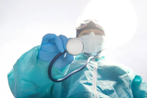 Médicos Com Ternos Proteção Hospital Conceito Coronavírus Doutor Hospital Olhando — Fotografia de Stock