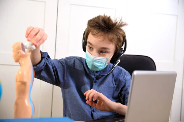 Distance Learning Online Education Schoolboy Medical Mask Studying Home Working — Stock Photo, Image