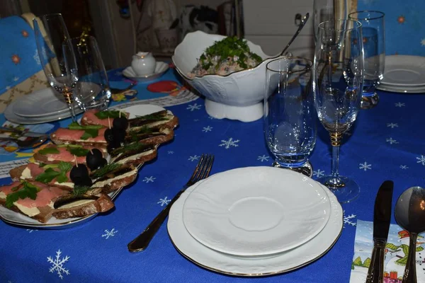 Serving Festive New Year Table — Stock Photo, Image