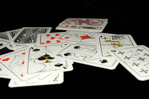 Παίζοντας Χαρτιά Μαύρο Φόντο — Φωτογραφία Αρχείου