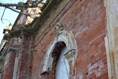 eski yıkılmış bina, mimari anıt