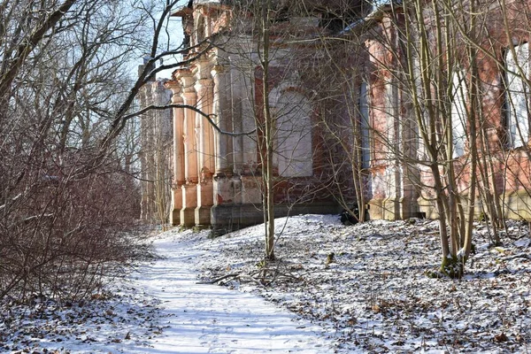 Старый Дом Зимой — стоковое фото
