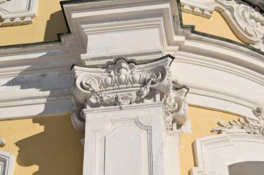 Klasik tarzda tarihi bina, eski saray