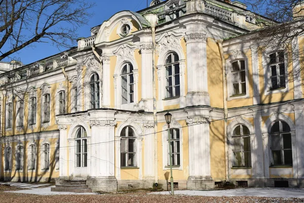 Фасад Исторического Дворца Старинная Архитектура Великолепное Здание — стоковое фото