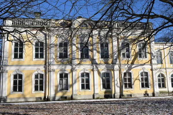Tarihi Sarayın Cephesi Eski Mimari Muhteşem Bina — Stok fotoğraf