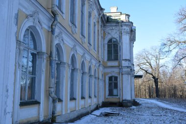 Binanın ön cephesi bitiş detayları