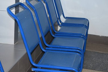 Gezginler için bekleme odası, koridorda dinlenecek bir yer.