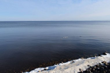 Rıhtımdan deniz manzarası