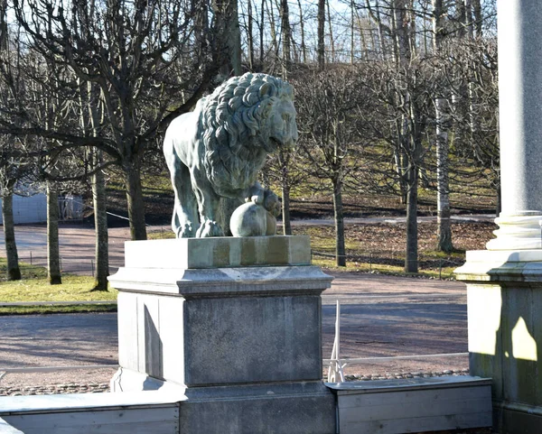 Kamienna Statua Lwa — Zdjęcie stockowe