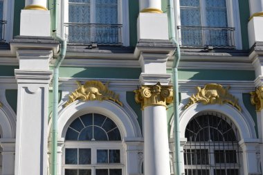 Saray, tarihi bina, Saray cephesi.