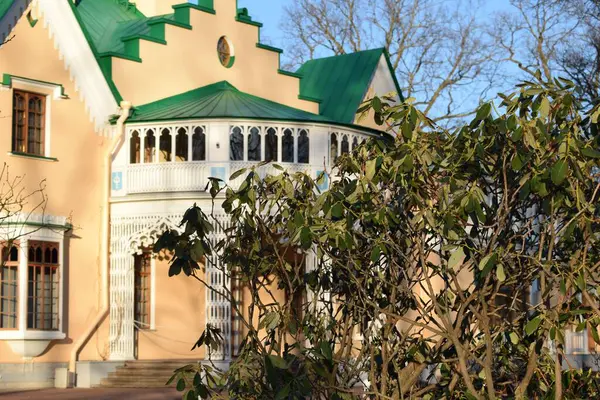 Park Taki Tarihi Kilise Binası — Stok fotoğraf