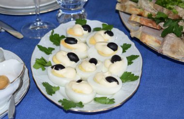 Masa hazır, sofra hazır.