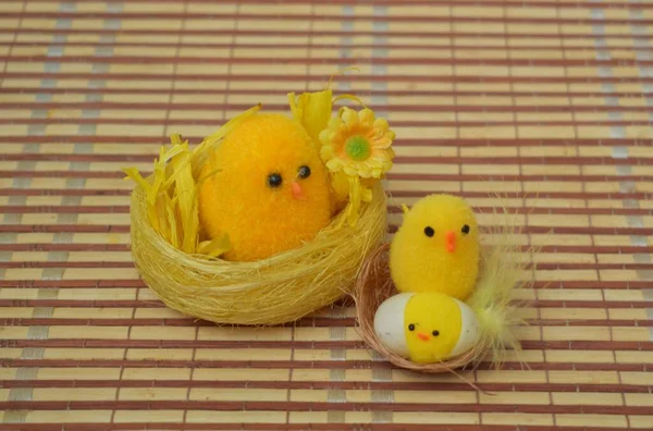 Chickens Basket Easter Eggs — Stock Photo, Image