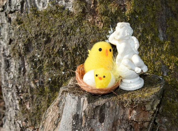 white angels, statue of angels, Easter