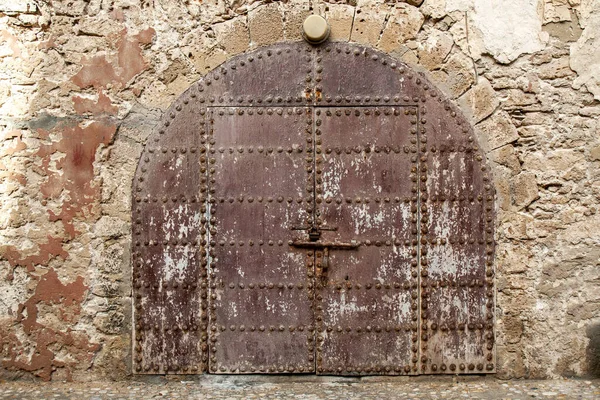 Сломанная Голубая Старая Дверь Винтажным Замком — стоковое фото