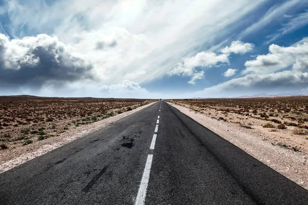 Teerstraße Biegt Die Ecke — Stockfoto