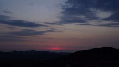 Timelapse gündoğumu dağ