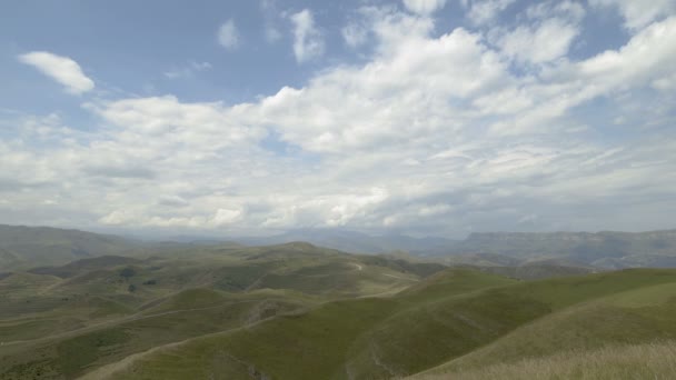 Τοπίο στα βουνά και τα σύννεφα — Αρχείο Βίντεο