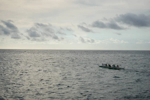 Hawaiian Outrigger Kanoën — Stockfoto