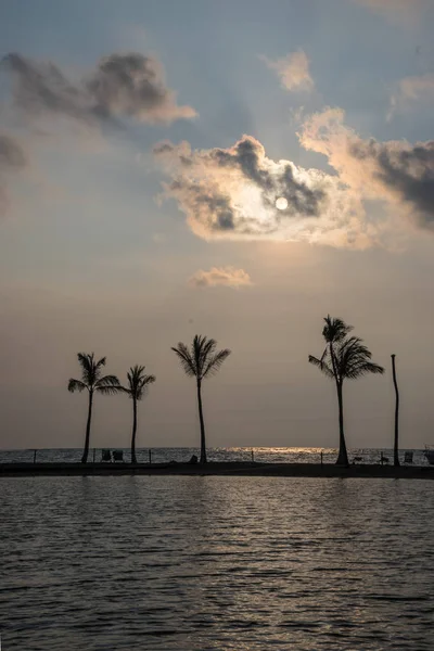Пальмові Дерева Човни Відбивають Воду Пляжі Анаехумалу Курорті Вайолоа Острові — стокове фото