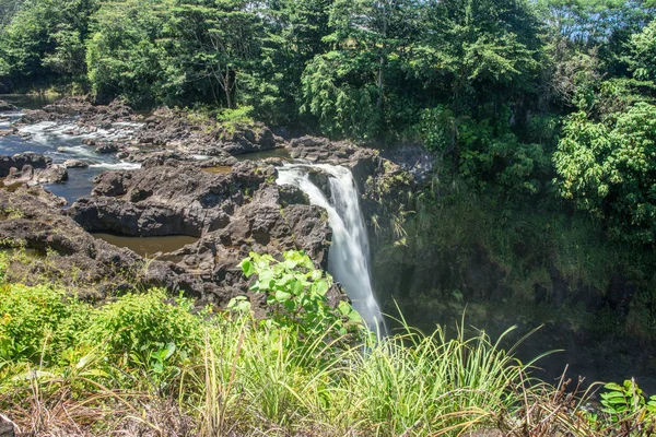 Cascate Ranbow Hilo Sulla Bellissima Isola Hawaiana Delle Hawaii Immagine Stock