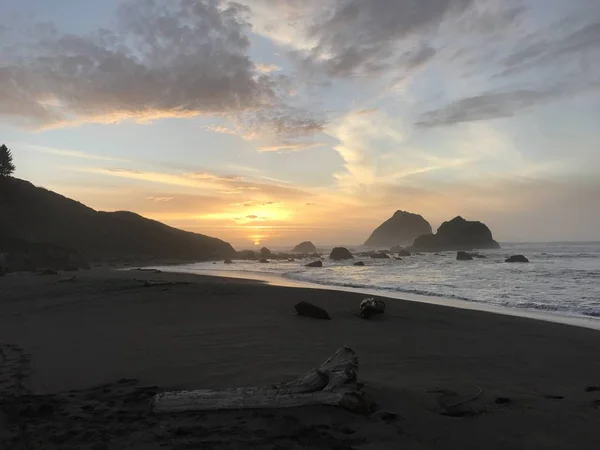 Величний Sunset Вздовж Узбережжя Каліфорнії — стокове фото