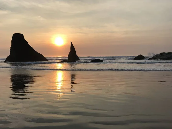 Ein Schöner Sonnenuntergang Felsenstrand Bandon Oregon — Stockfoto