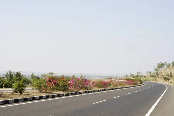 Vista Estrada Nacional Com Plantas Nas Laterais Karnataka Índia — Fotografia de Stock