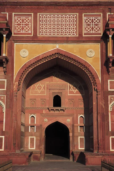 Blick Auf Das Bogentor Mit Dekoration Der Agra Festung Tagsüber — Stockfoto