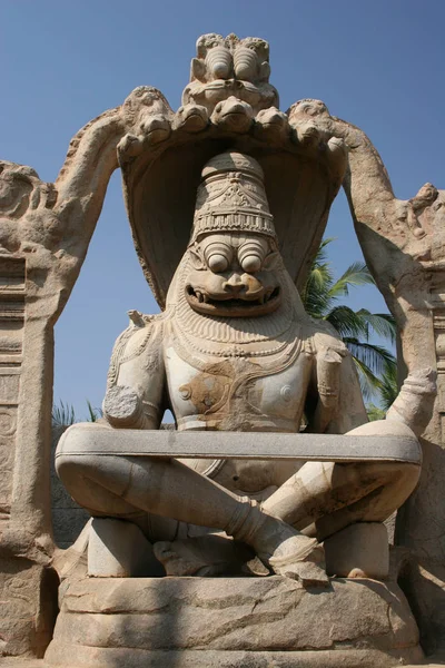 Низкоугольный Вид Идола Угры Нарсимха Хампи Руины Виджайнагар Карнатака Индия — стоковое фото