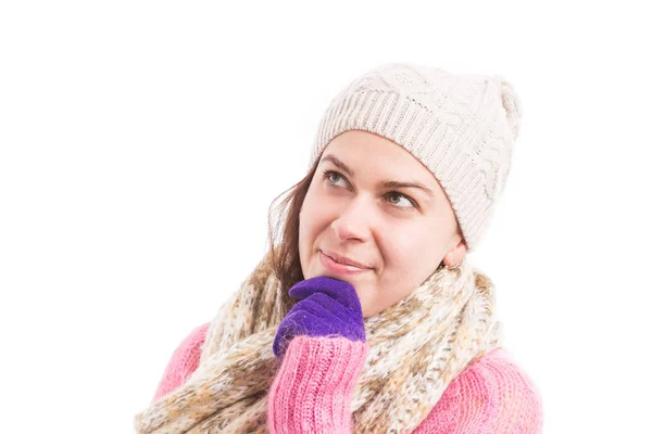 Mujer vistiendo ropa de punto de invierno pensando — Foto de Stock