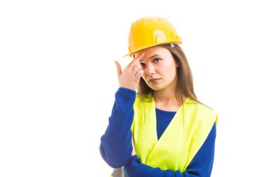 Genç çekici kadın mimar düşünme