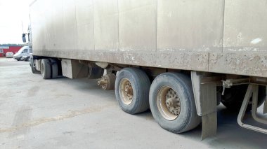 Rus kamyonu tekerlek ve trajik kalite olmadan