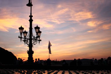 Tuna Nehri üzerinde gün batımı