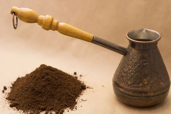 Fugural ainda vida foto imagem de jezve, aroma de café e pimenta — Fotografia de Stock
