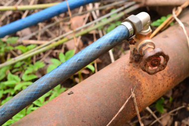 Basit fotoğraf arka plan kompozisyon görüntüsü ile val paslı boru