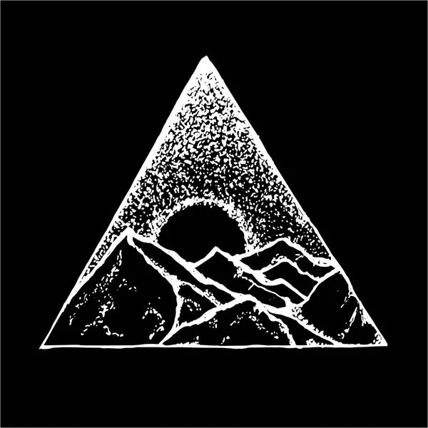 Illustration av berg, måne och stjärnhimmel inskriven i en triangel. Tanken på en tatuering. Kalk på svarta tavlan. Vektorgrafik