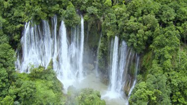 Merhaba Lo Su şelale Tayland. Bu güzel ve harika olduğunu 